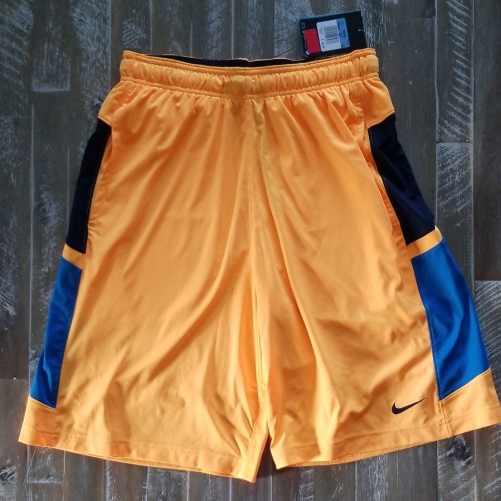 Men's medium Nike basketball shorts